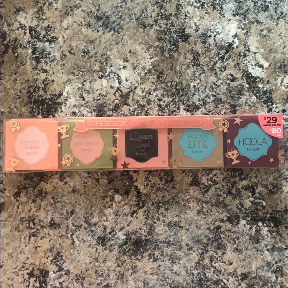 Cheek Champions by Benefit - Picture 3 of 3